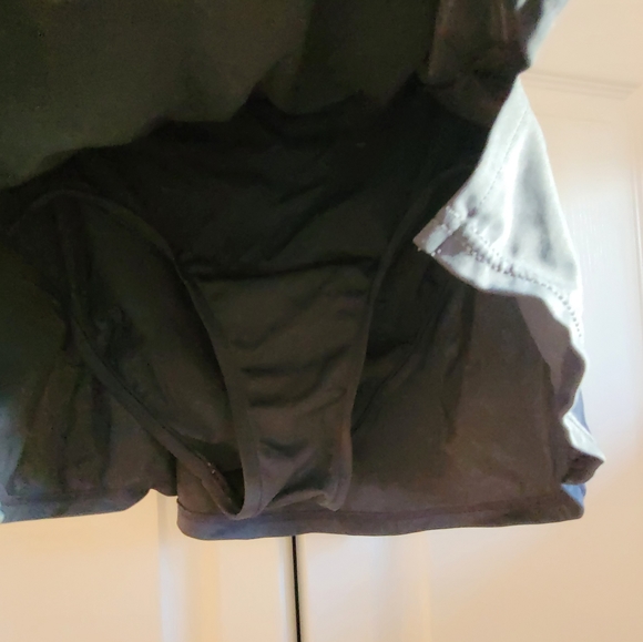 FREE WITH ANY PURCHASE OVER $30 Athletic skort - Picture 3 of 3